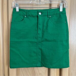 H&M green mini skirt size 4